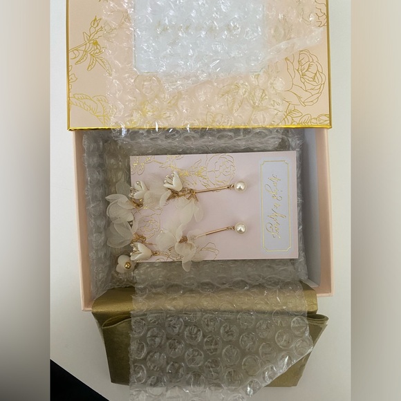 NWT Twigs & Honey Blossom & Silk Dangling Earrings, Bridal, (Style No. 2306) - Picture 8 of 10